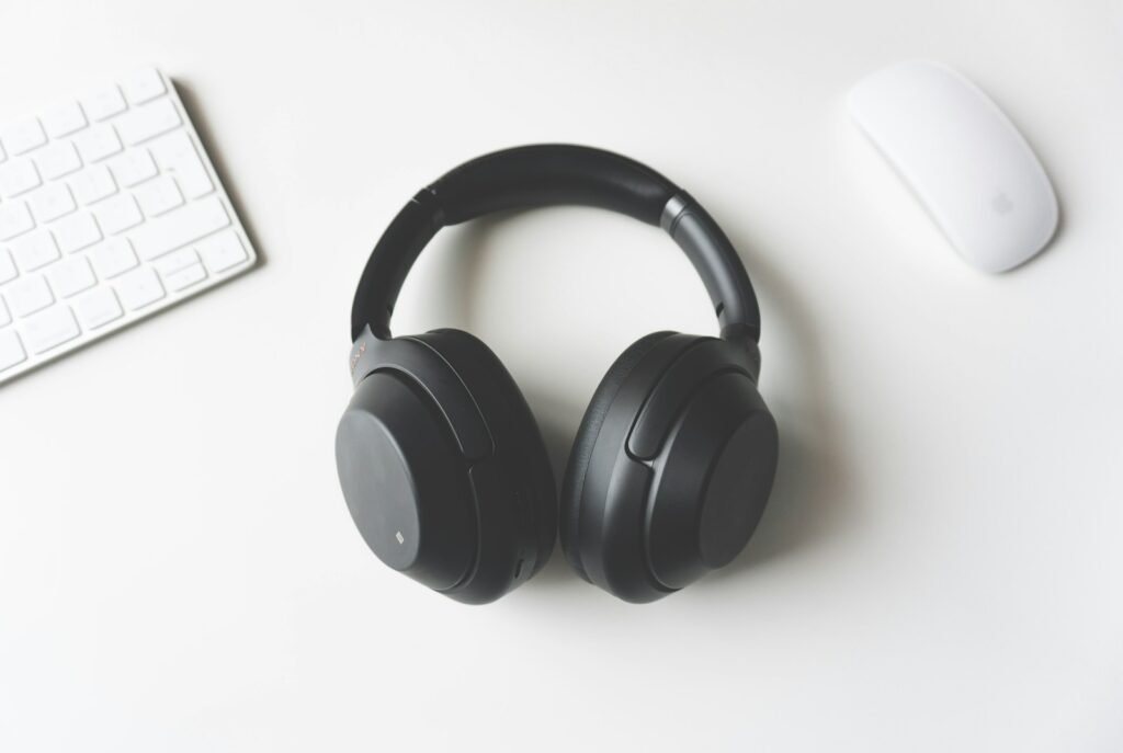 Kabellose Premium Over-Ear Noise-Cancelling-Kopfhörer im Praxistest