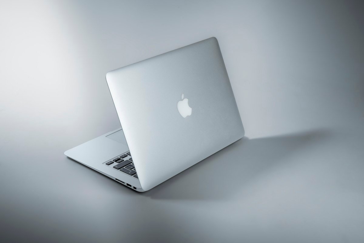 MacBook Air vs. MacBook Pro im Vergleich: Welches Apple-Laptop lohnt sich? – Praxiseinsatz und Design